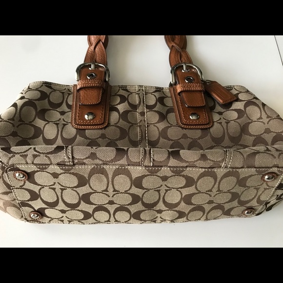 Authentic Coach signature handbag - Picture 2 of 8